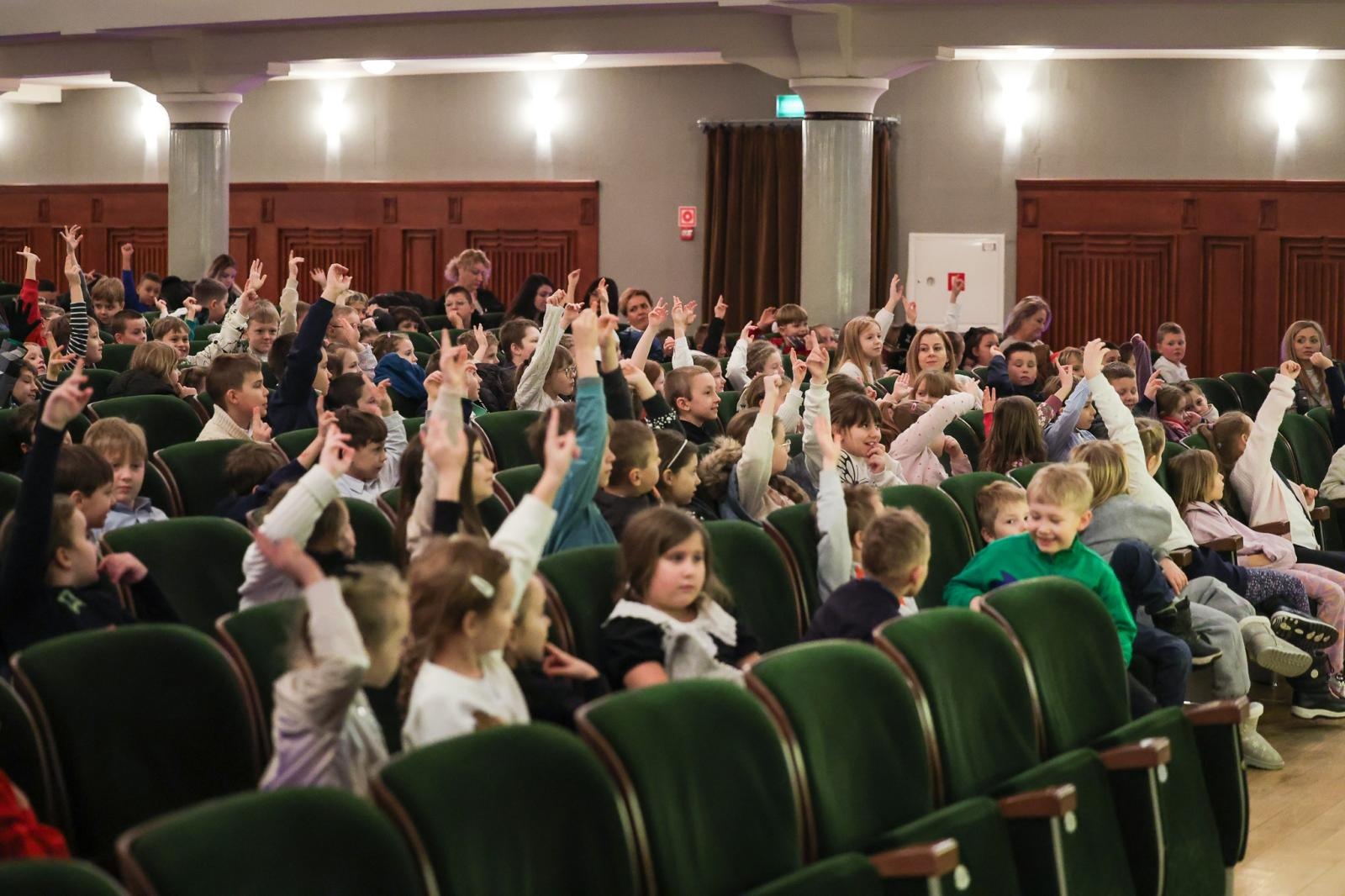 Zdjęcie w galerii na portalu naszraciborz.pl: Trzy saksofony na koncertach umuzykalniających wiadomości z regionu