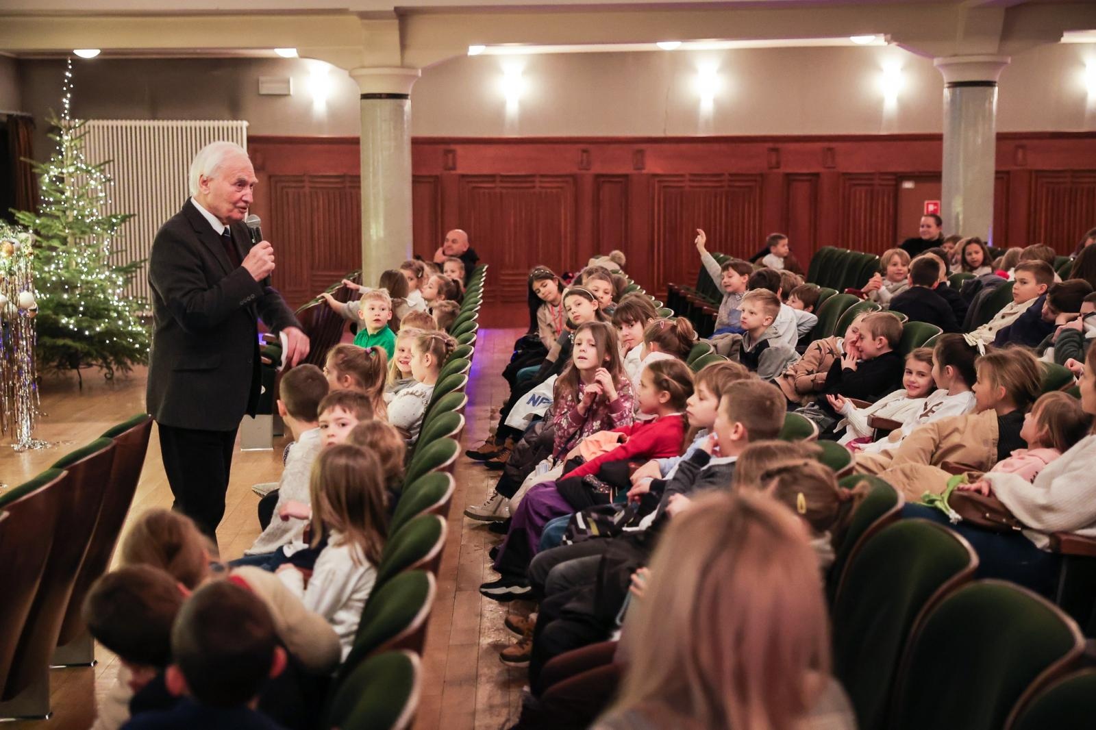 Zdjęcie w galerii na portalu naszraciborz.pl: Trzy saksofony na koncertach umuzykalniających wiadomości z regionu