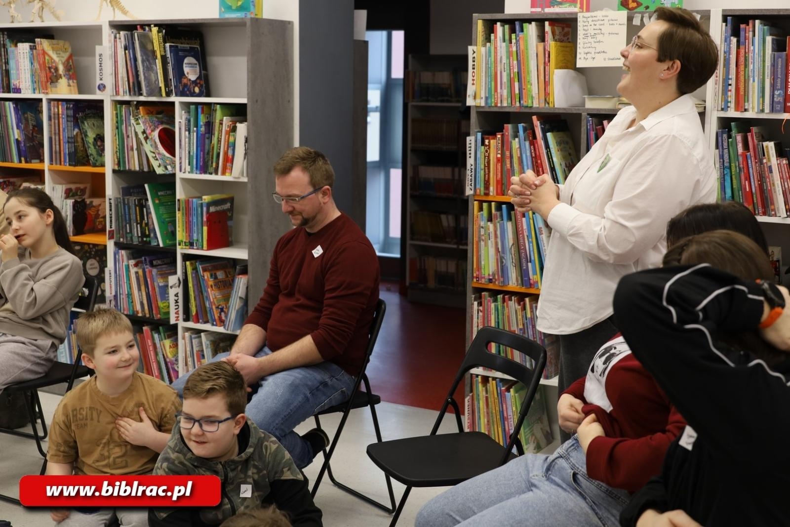 Zdjęcie w galerii na portalu naszraciborz.pl: Sobotnie spotkanie z językiem angielskim w Klubie Ojca wiadomości z regionu