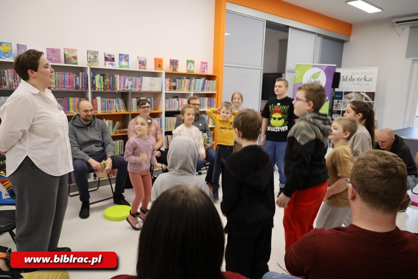 Zdjęcie w galerii na portalu naszraciborz.pl: Sobotnie spotkanie z językiem angielskim w Klubie Ojca wiadomości z regionu