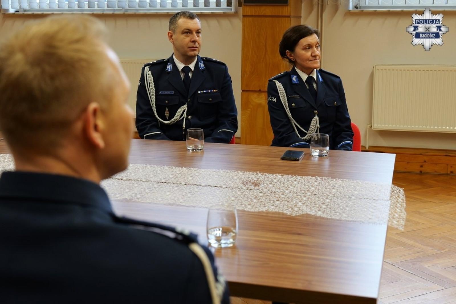 Zdjęcie w galerii na portalu naszraciborz.pl: Zmiana na stanowisku zastępcy komendanta komisariatu policji w Krzyżanowicach wiadomości z regionu
