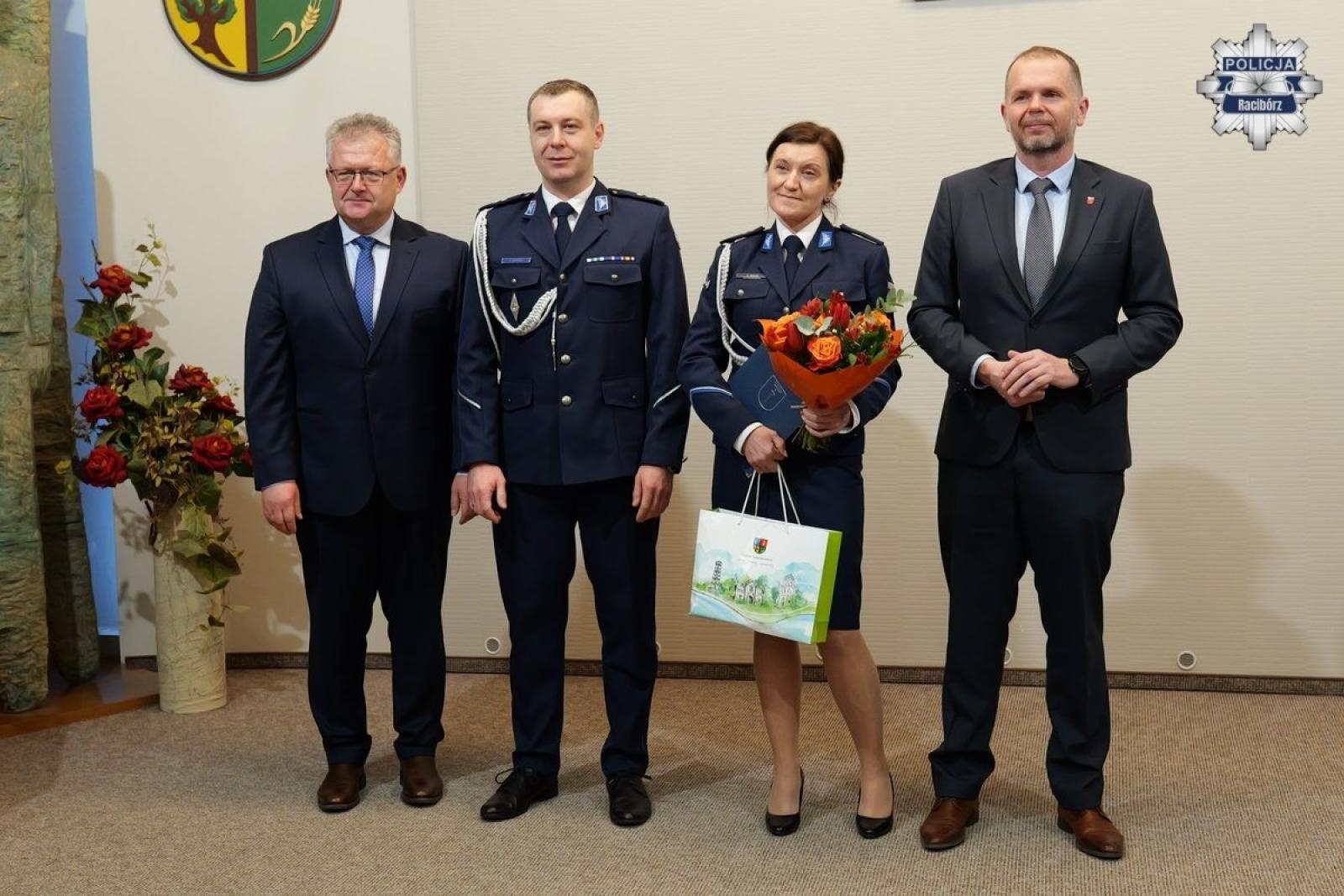 Zdjęcie w galerii na portalu naszraciborz.pl: Zmiana na stanowisku zastępcy komendanta komisariatu policji w Krzyżanowicach wiadomości z regionu
