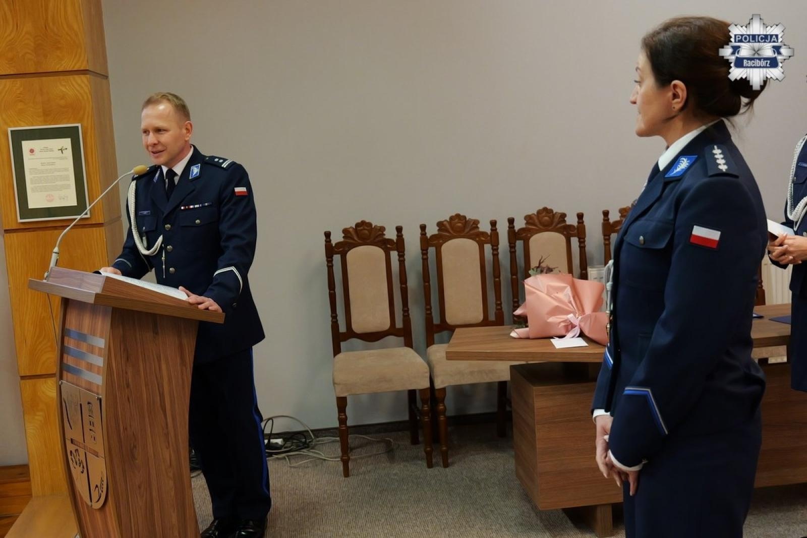 Zdjęcie w galerii na portalu naszraciborz.pl: Zmiana na stanowisku zastępcy komendanta komisariatu policji w Krzyżanowicach wiadomości z regionu