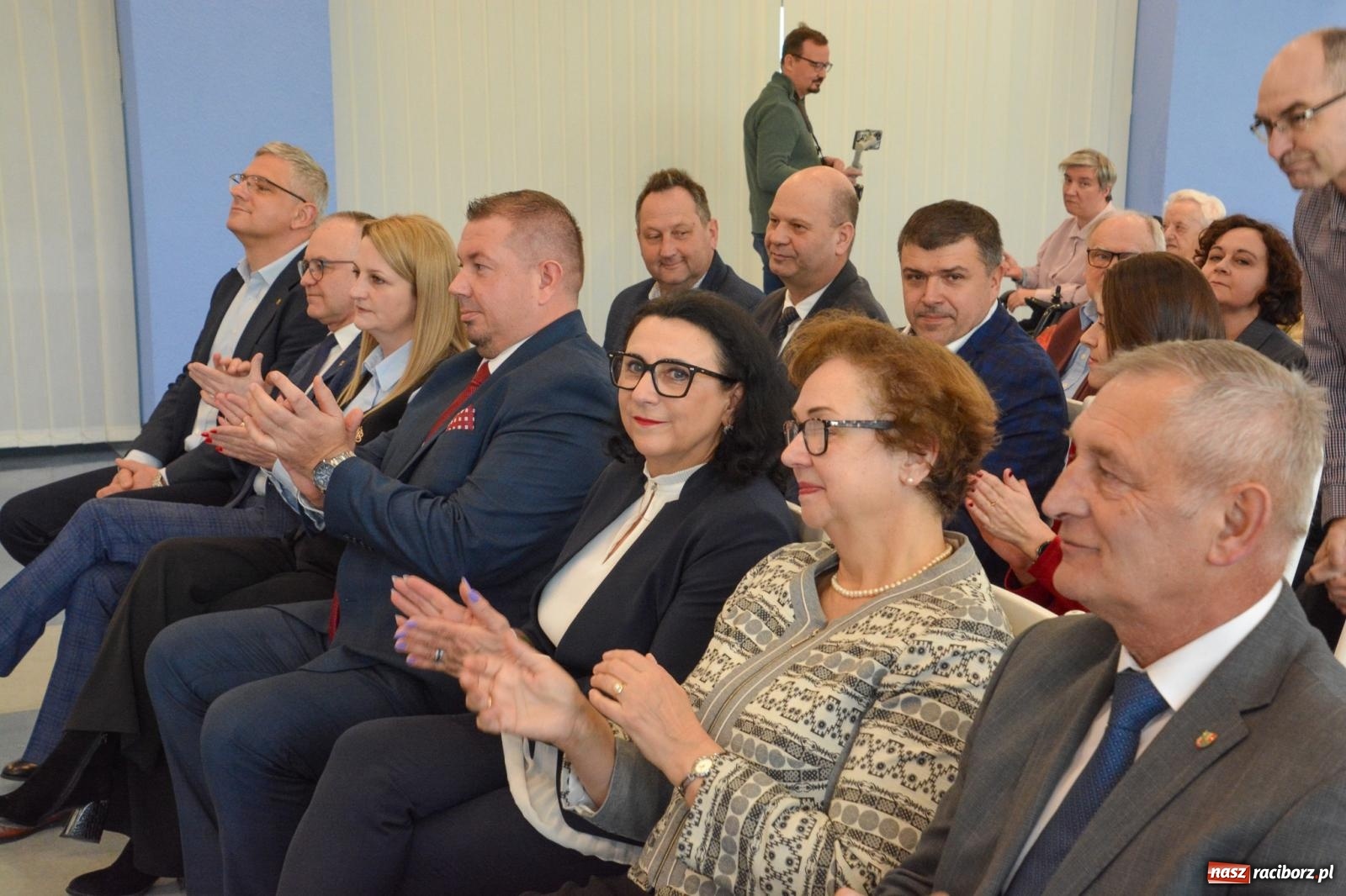 Zdjęcie w galerii na portalu naszraciborz.pl: Złota Jesień w nowym blasku. Wielki finał termomodernizacji w Raciborzu [FOTO i WIDEO] wiadomości z regionu