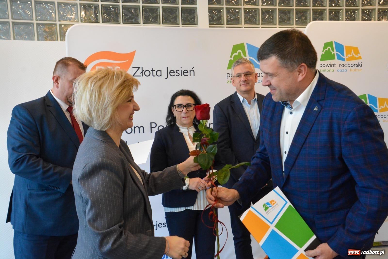 Zdjęcie w galerii na portalu naszraciborz.pl: Złota Jesień w nowym blasku. Wielki finał termomodernizacji w Raciborzu [FOTO i WIDEO] wiadomości z regionu