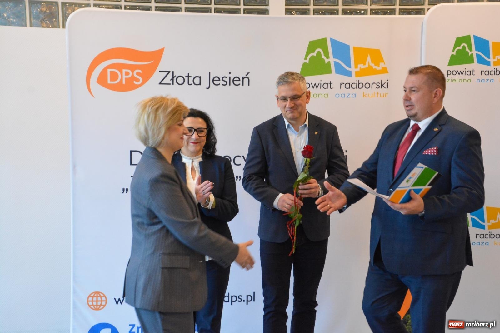 Zdjęcie w galerii na portalu naszraciborz.pl: Złota Jesień w nowym blasku. Wielki finał termomodernizacji w Raciborzu [FOTO i WIDEO] wiadomości z regionu