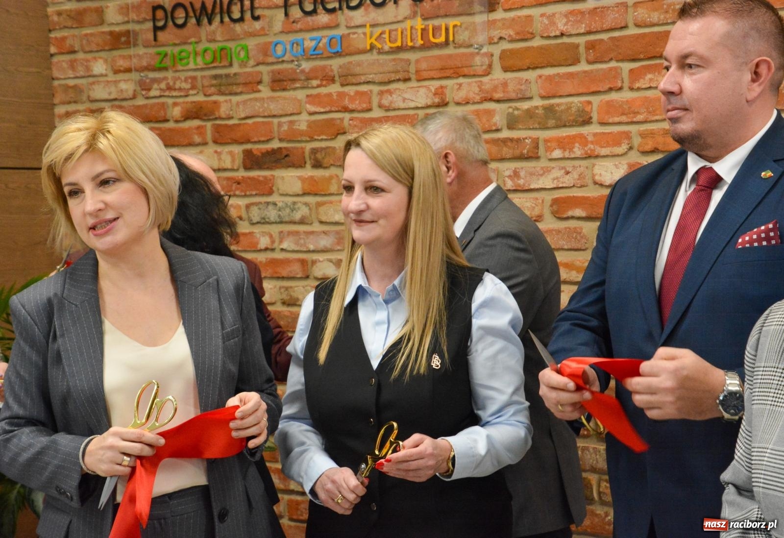 Zdjęcie w galerii na portalu naszraciborz.pl: Złota Jesień w nowym blasku. Wielki finał termomodernizacji w Raciborzu [FOTO i WIDEO] wiadomości z regionu