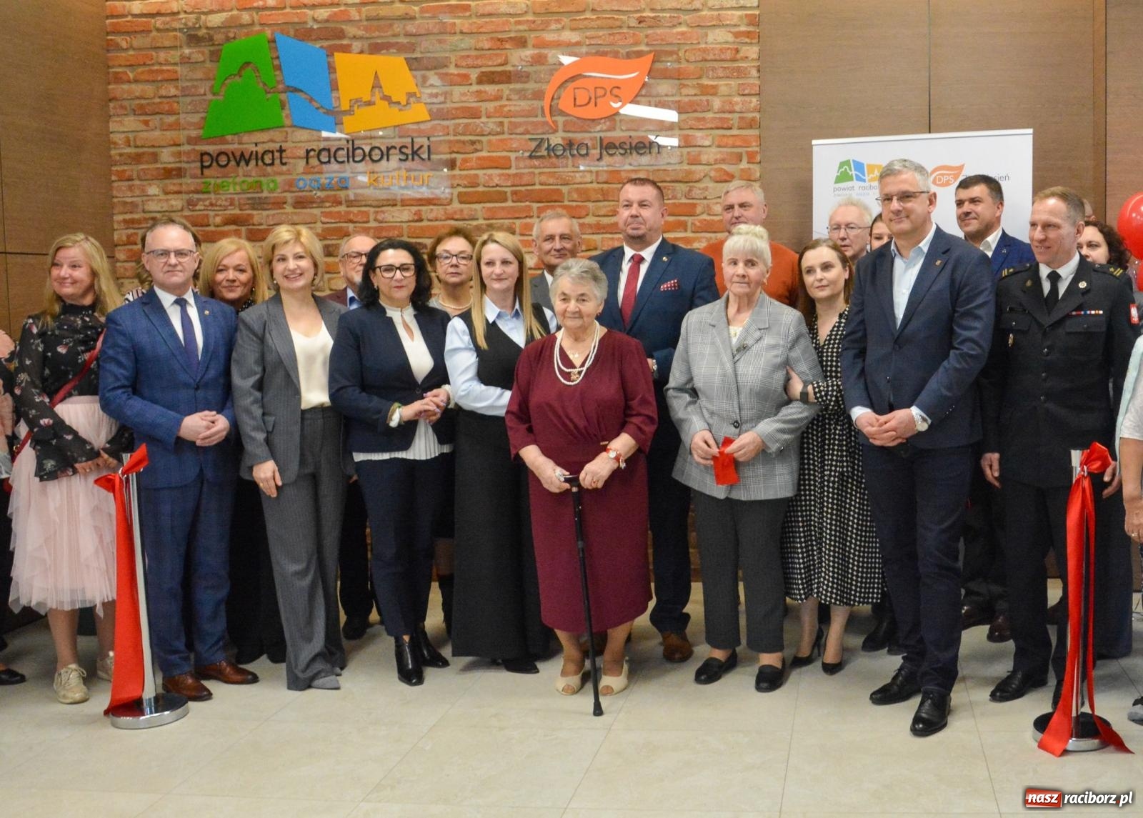 Zdjęcie w galerii na portalu naszraciborz.pl: Złota Jesień w nowym blasku. Wielki finał termomodernizacji w Raciborzu [FOTO i WIDEO] wiadomości z regionu