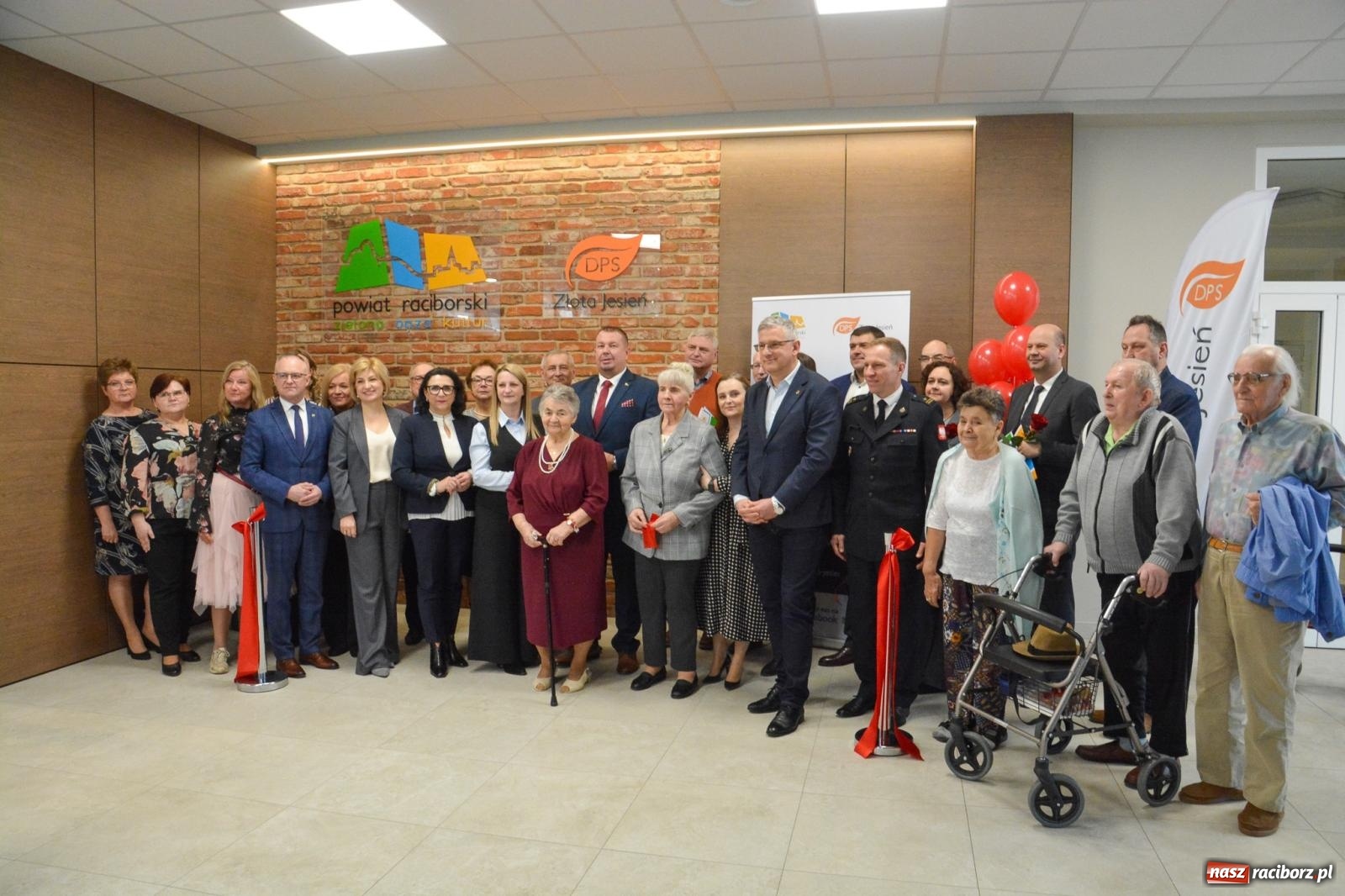 Zdjęcie w galerii na portalu naszraciborz.pl: Złota Jesień w nowym blasku. Wielki finał termomodernizacji w Raciborzu [FOTO i WIDEO] wiadomości z regionu