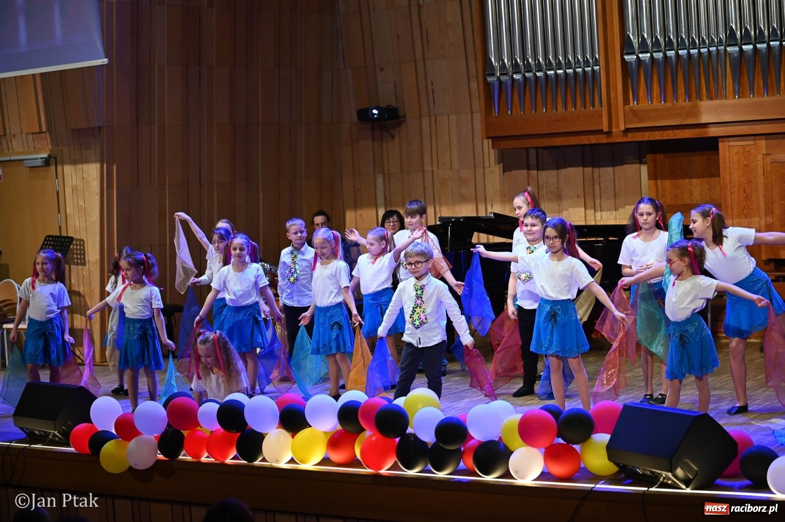 Zdjęcie w galerii na portalu naszraciborz.pl: Koncert karnawałowy w Państwowej Szkole Muzycznej w Raciborzu wiadomości z regionu