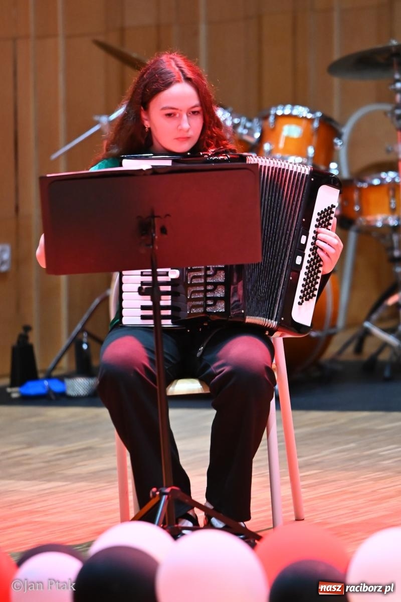 Zdjęcie w galerii na portalu naszraciborz.pl: Koncert karnawałowy w Państwowej Szkole Muzycznej w Raciborzu wiadomości z regionu