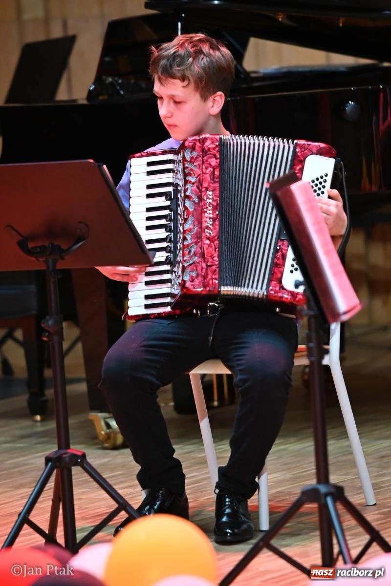 Zdjęcie w galerii na portalu naszraciborz.pl: Koncert karnawałowy w Państwowej Szkole Muzycznej w Raciborzu wiadomości z regionu