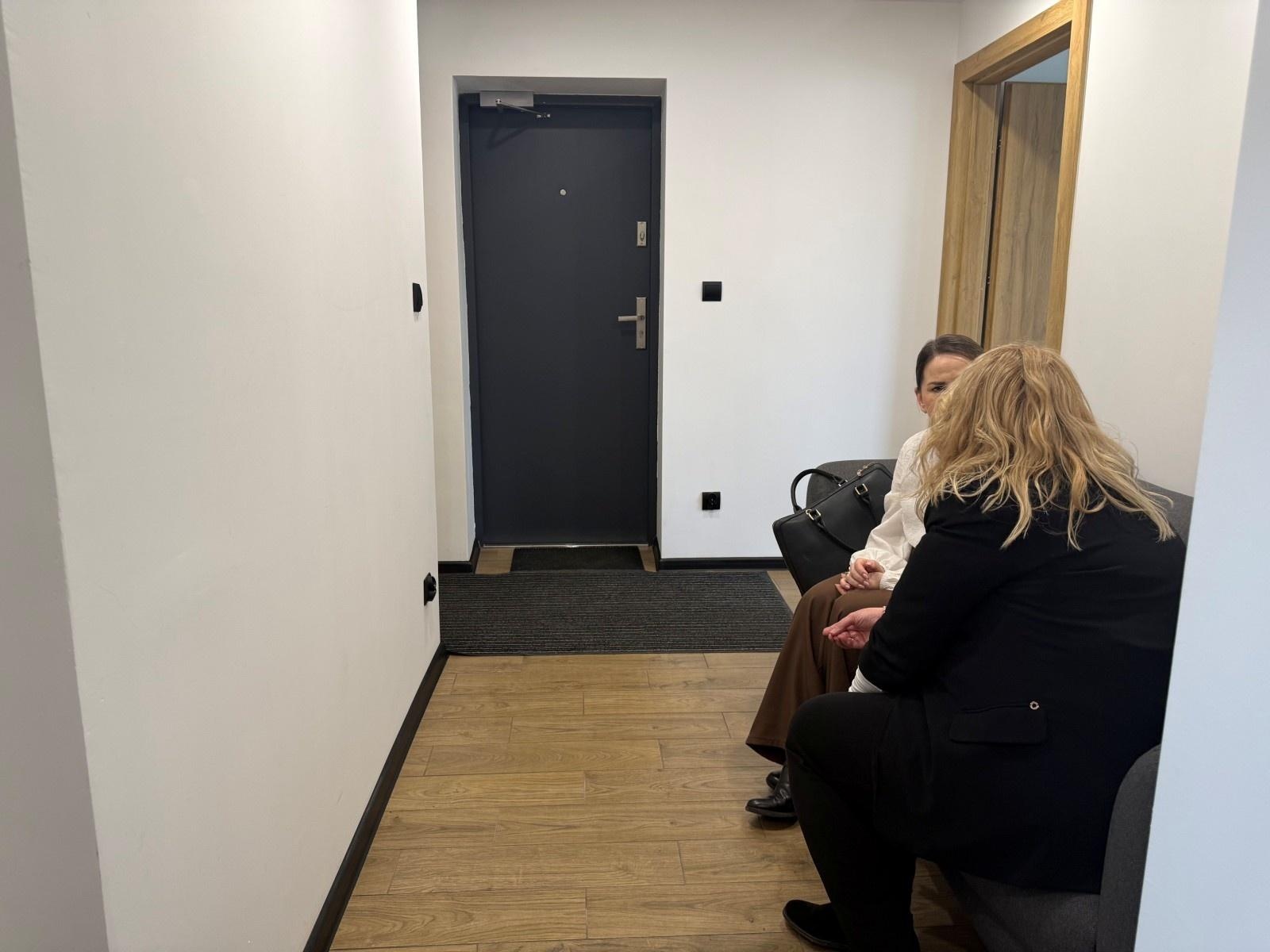 Zdjęcie w galerii na portalu naszraciborz.pl: Drogowskaz i komisja alkoholowa w nowej siedzibie w Raciborzu wiadomości z regionu