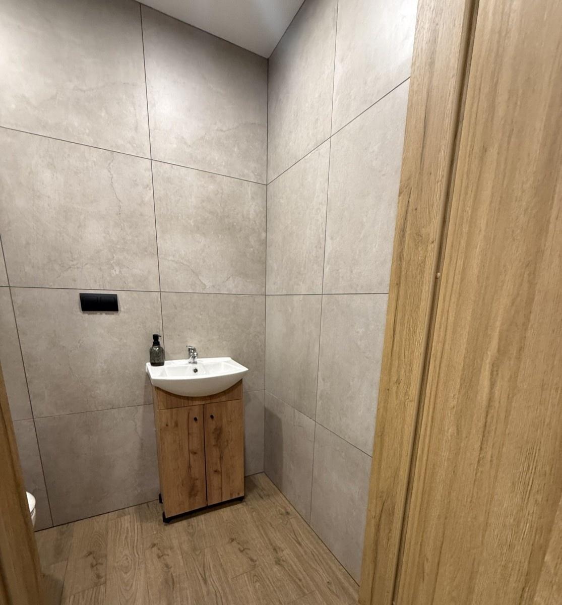 Zdjęcie w galerii na portalu naszraciborz.pl: Drogowskaz i komisja alkoholowa w nowej siedzibie w Raciborzu wiadomości z regionu