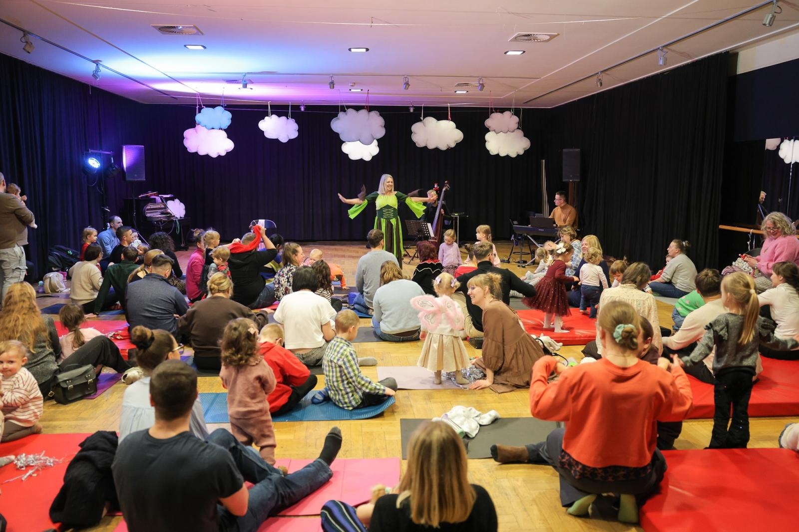 Zdjęcie w galerii na portalu naszraciborz.pl: Za nami Calineczka, przed nami Złota Rybka. Maluchy w Krainie Dźwięku zapraszają na niedzielny koncert wiadomości z regionu