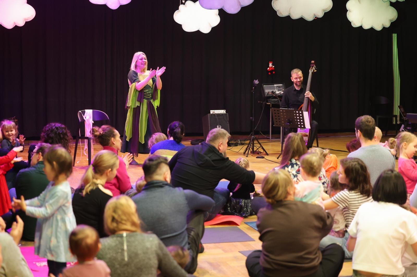 Zdjęcie w galerii na portalu naszraciborz.pl: Za nami Calineczka, przed nami Złota Rybka. Maluchy w Krainie Dźwięku zapraszają na niedzielny koncert wiadomości z regionu