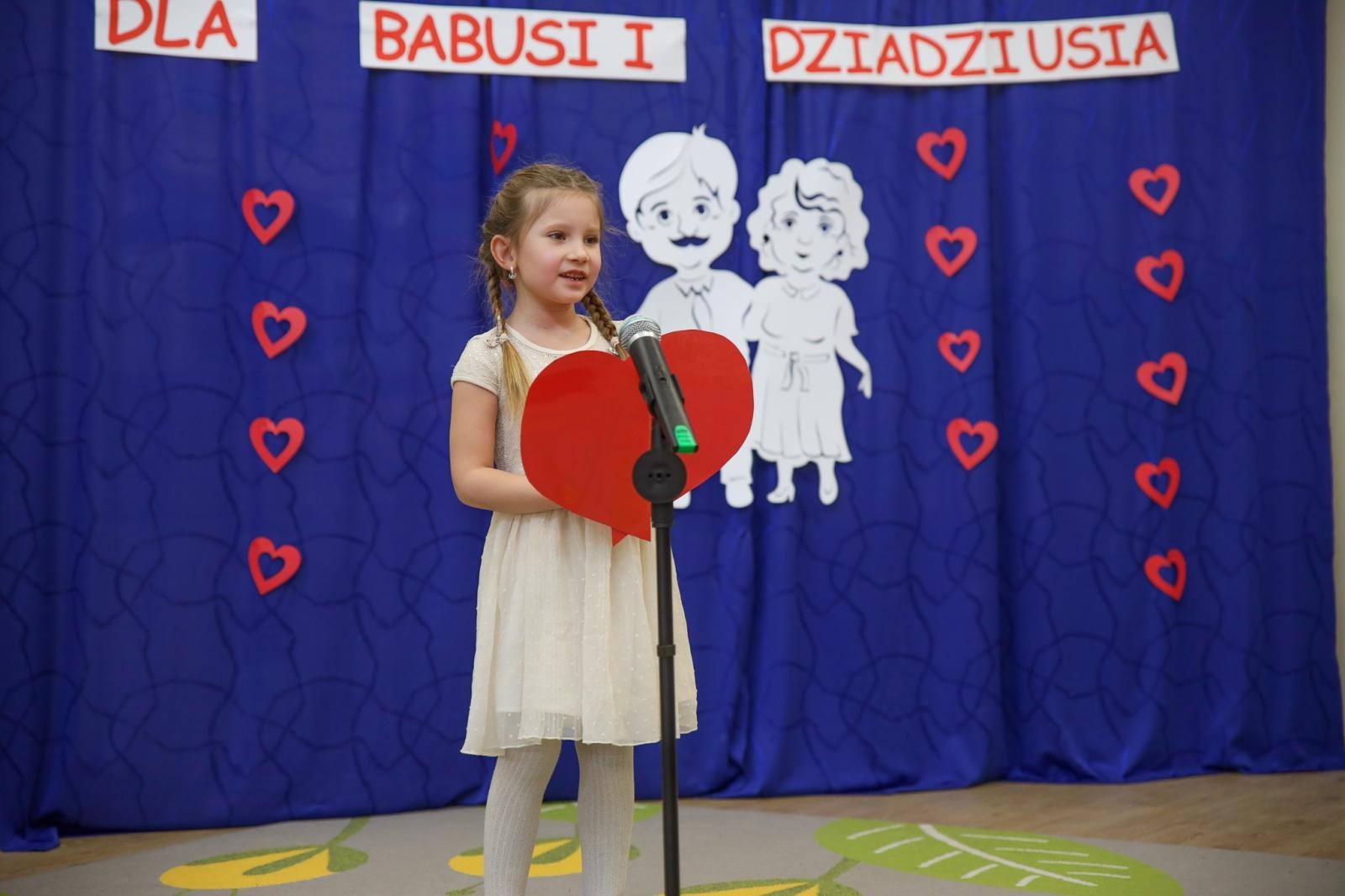 Zdjęcie w galerii na portalu naszraciborz.pl: XX Przegląd Wierszy dla Babusi i Dziadziusia w Przedszkolu nr 15 wiadomości z regionu