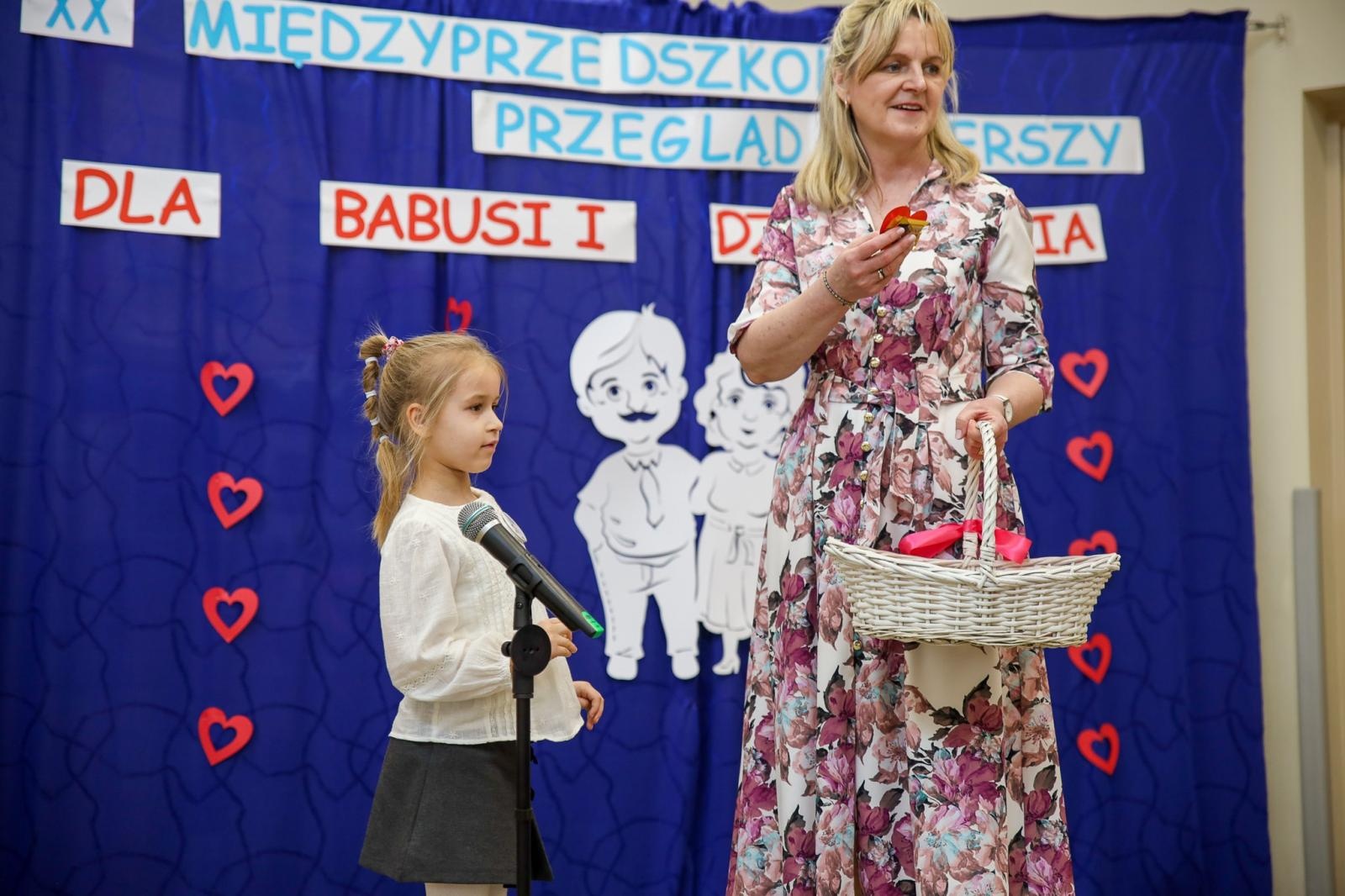 Zdjęcie w galerii na portalu naszraciborz.pl: XX Przegląd Wierszy dla Babusi i Dziadziusia w Przedszkolu nr 15 wiadomości z regionu