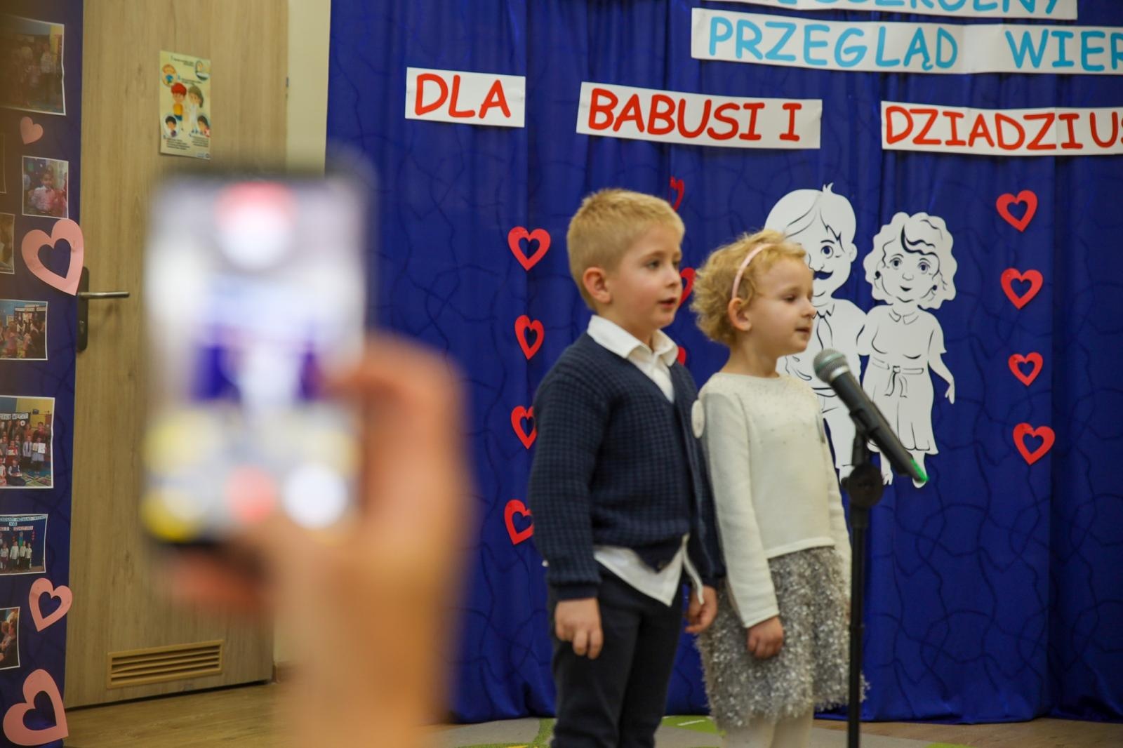 Zdjęcie w galerii na portalu naszraciborz.pl: XX Przegląd Wierszy dla Babusi i Dziadziusia w Przedszkolu nr 15 wiadomości z regionu