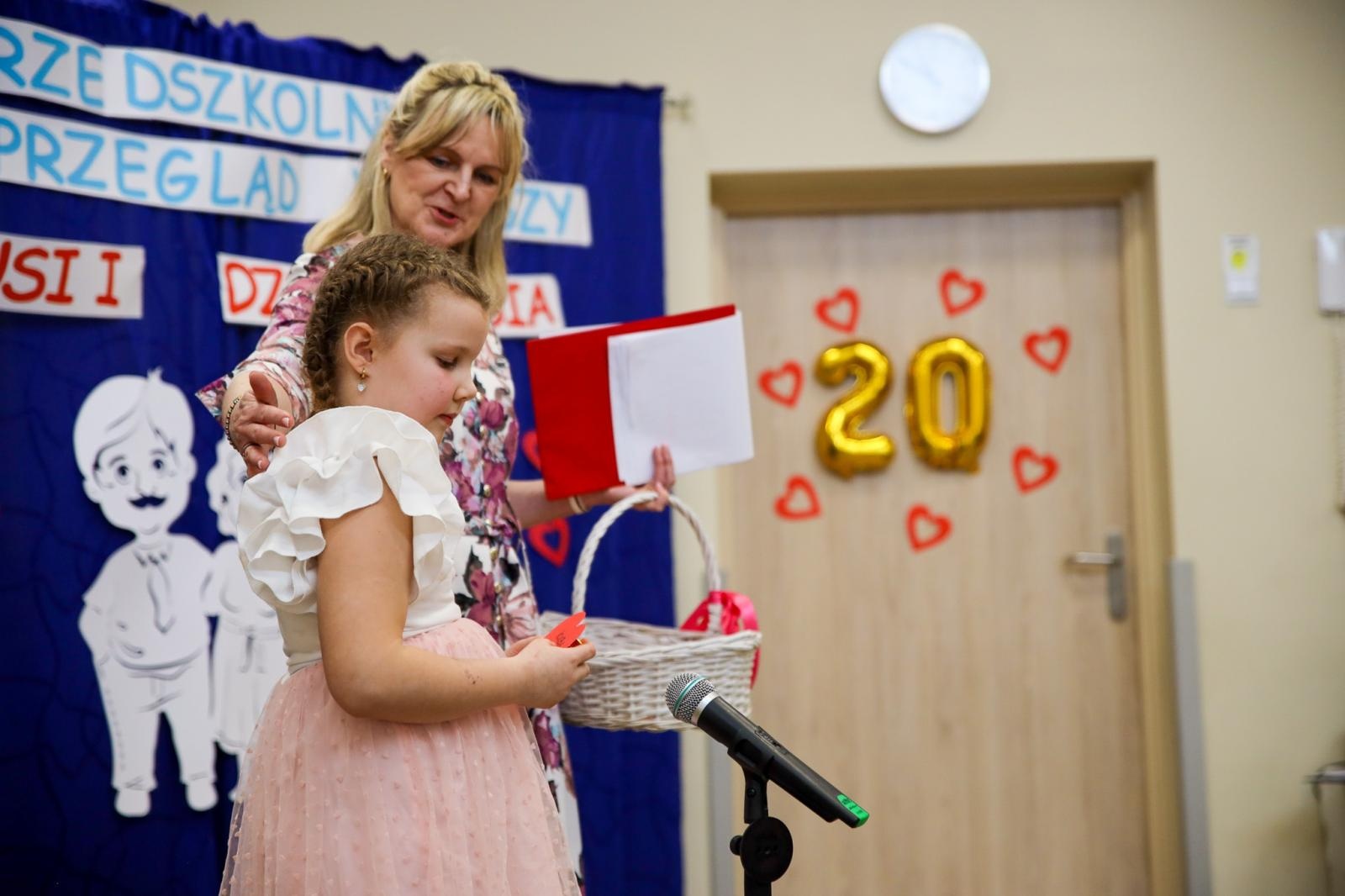 Zdjęcie w galerii na portalu naszraciborz.pl: XX Przegląd Wierszy dla Babusi i Dziadziusia w Przedszkolu nr 15 wiadomości z regionu