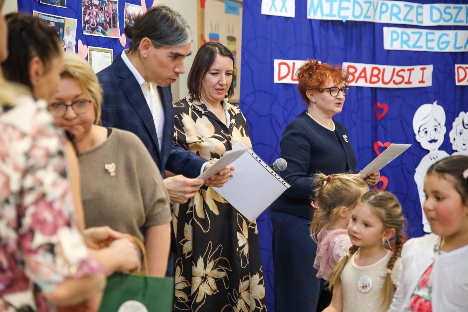 Zdjęcie w galerii na portalu naszraciborz.pl: XX Przegląd Wierszy dla Babusi i Dziadziusia w Przedszkolu nr 15 wiadomości z regionu