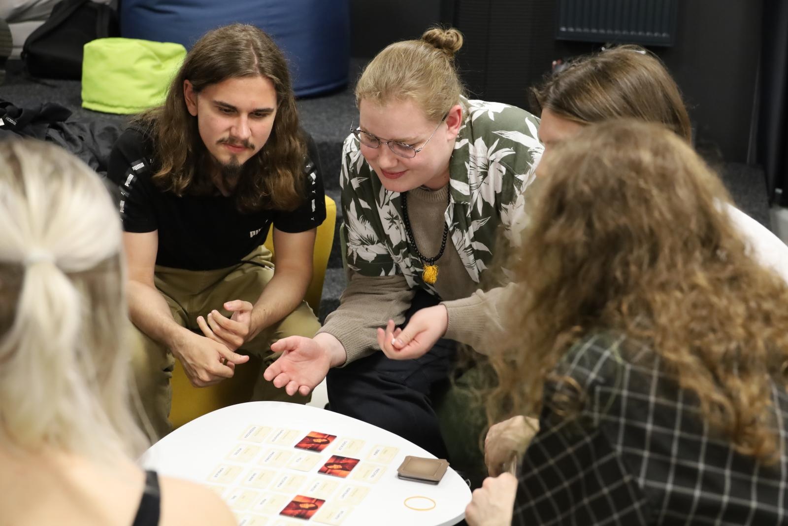 Zdjęcie w galerii na portalu naszraciborz.pl: Supermoce, komiksowa kreska i nocne granie bez prądu – spędź ferie na Stacji Młodych wiadomości z regionu