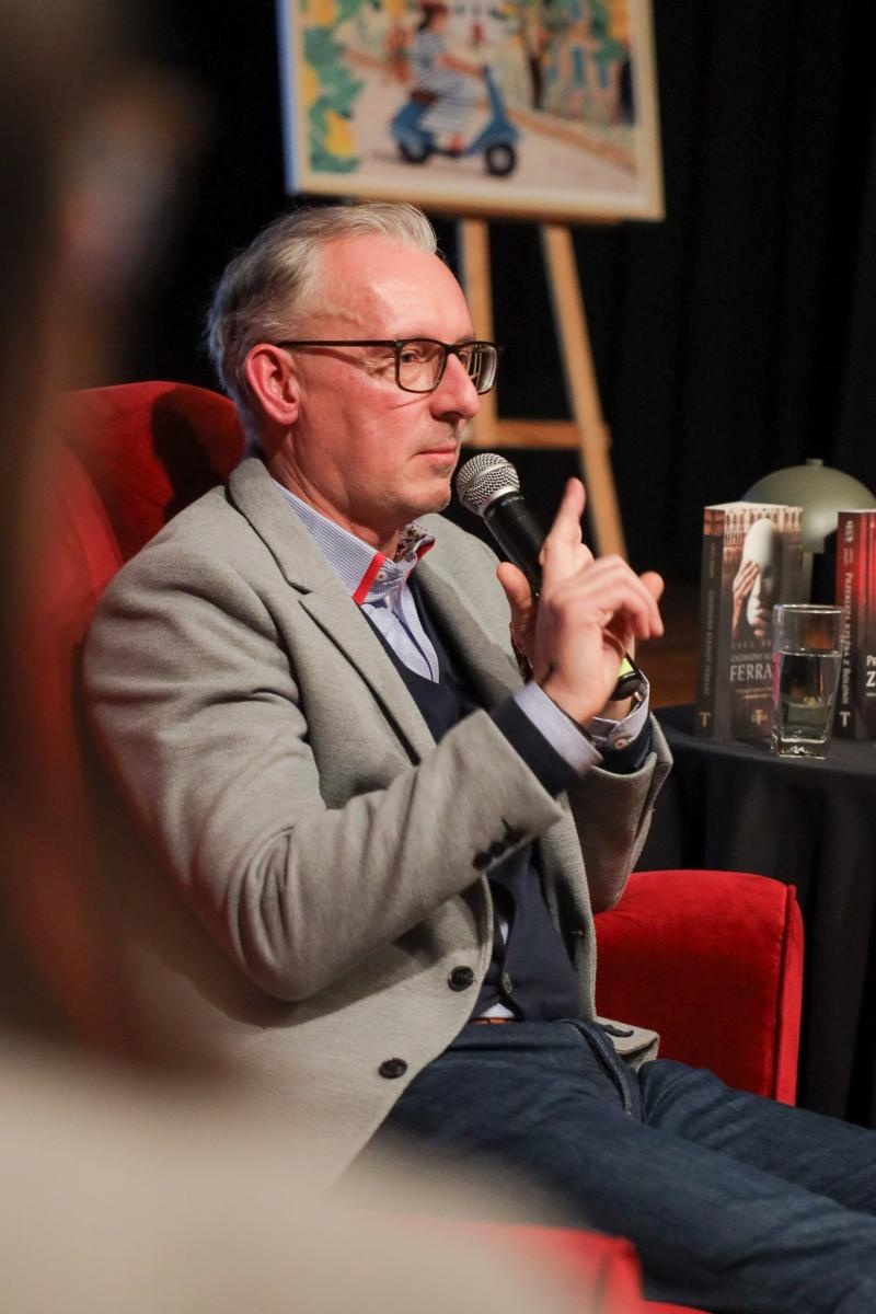 Zdjęcie w galerii na portalu naszraciborz.pl: Dan Brown historii sztuki – spotkanie w Punkt z Grzegorzem Krupą wiadomości z regionu