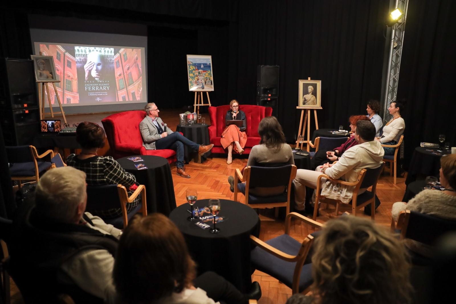 Zdjęcie w galerii na portalu naszraciborz.pl: Dan Brown historii sztuki – spotkanie w Punkt z Grzegorzem Krupą wiadomości z regionu