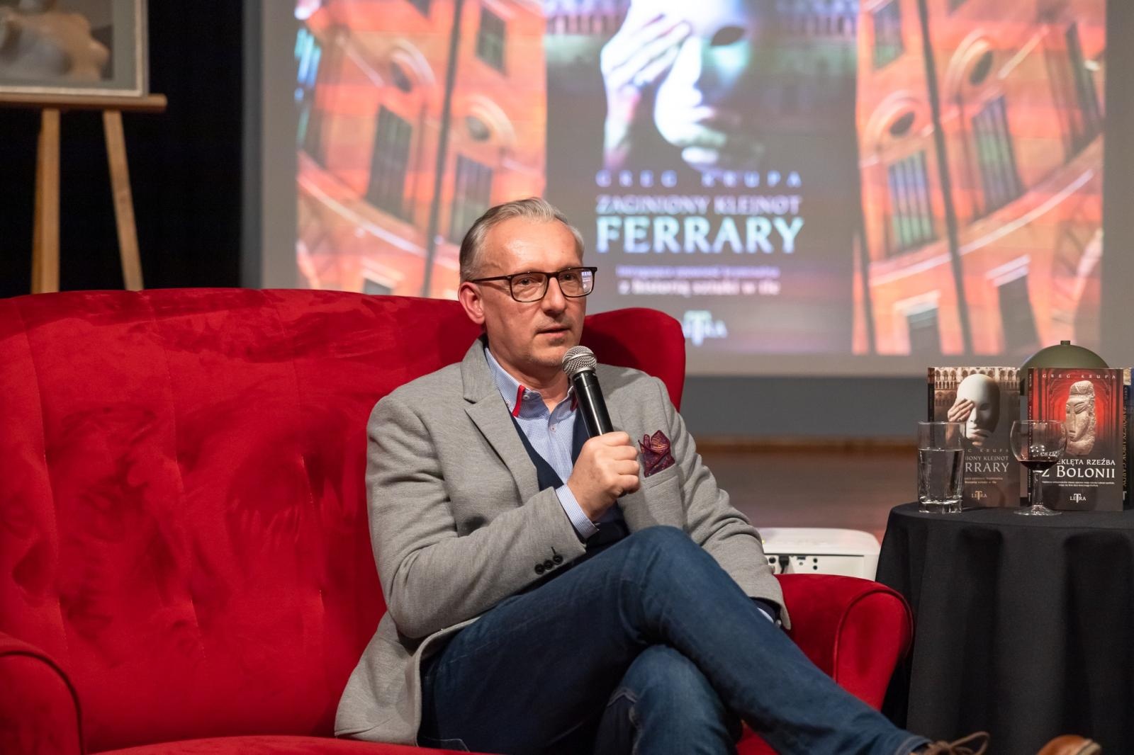 Zdjęcie w galerii na portalu naszraciborz.pl: Dan Brown historii sztuki – spotkanie w Punkt z Grzegorzem Krupą wiadomości z regionu