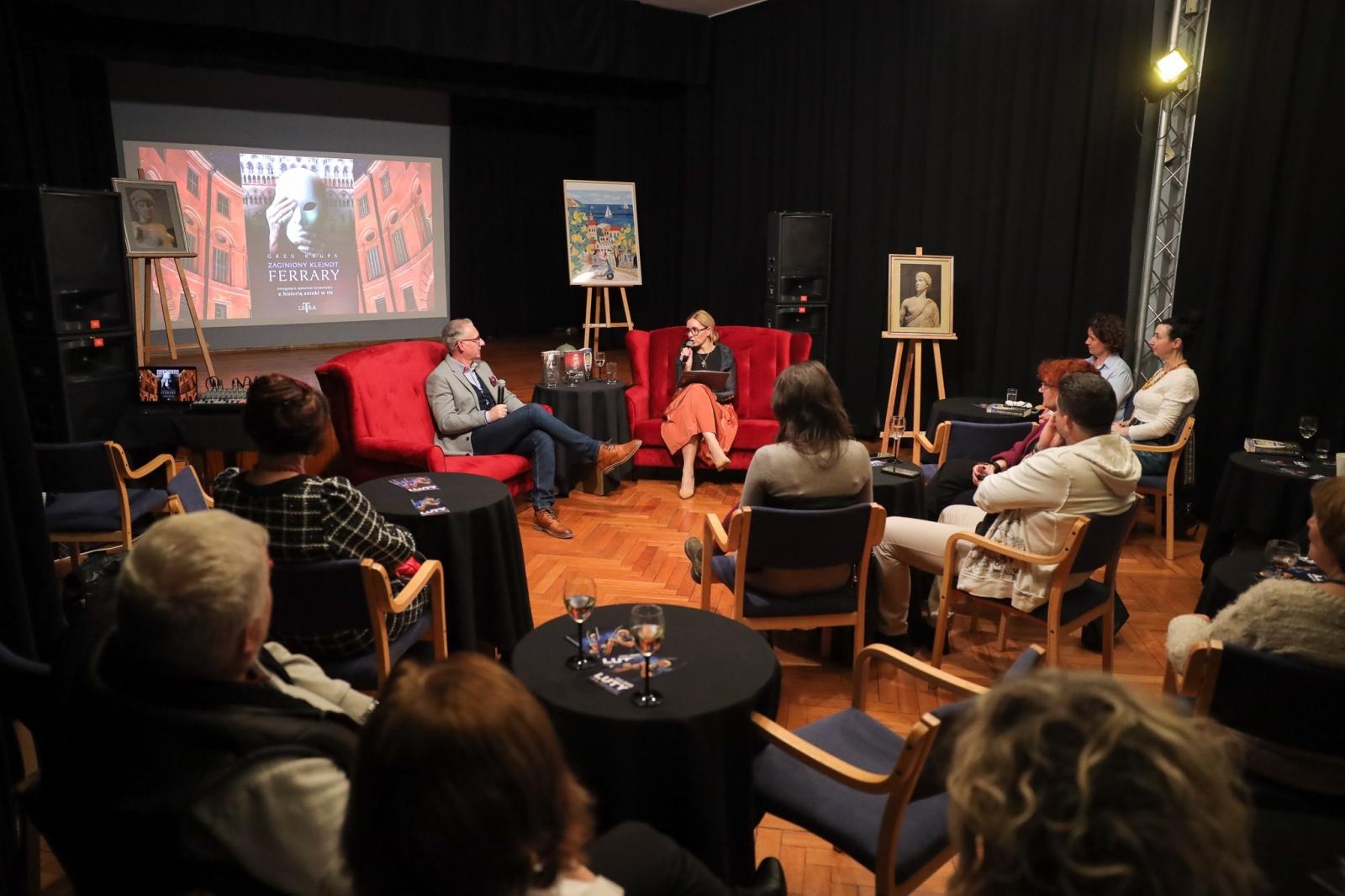 Zdjęcie w galerii na portalu naszraciborz.pl: Dan Brown historii sztuki – spotkanie w Punkt z Grzegorzem Krupą wiadomości z regionu