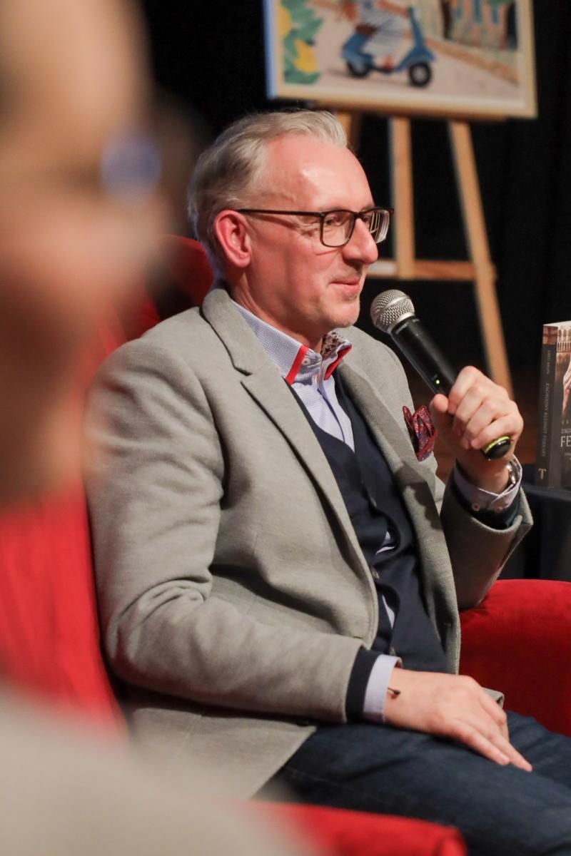 Zdjęcie w galerii na portalu naszraciborz.pl: Dan Brown historii sztuki – spotkanie w Punkt z Grzegorzem Krupą wiadomości z regionu