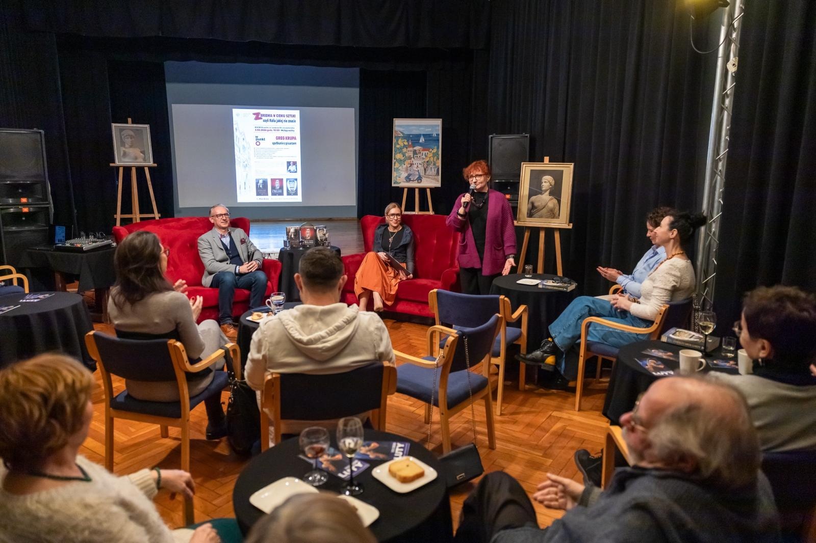Zdjęcie w galerii na portalu naszraciborz.pl: Dan Brown historii sztuki – spotkanie w Punkt z Grzegorzem Krupą wiadomości z regionu