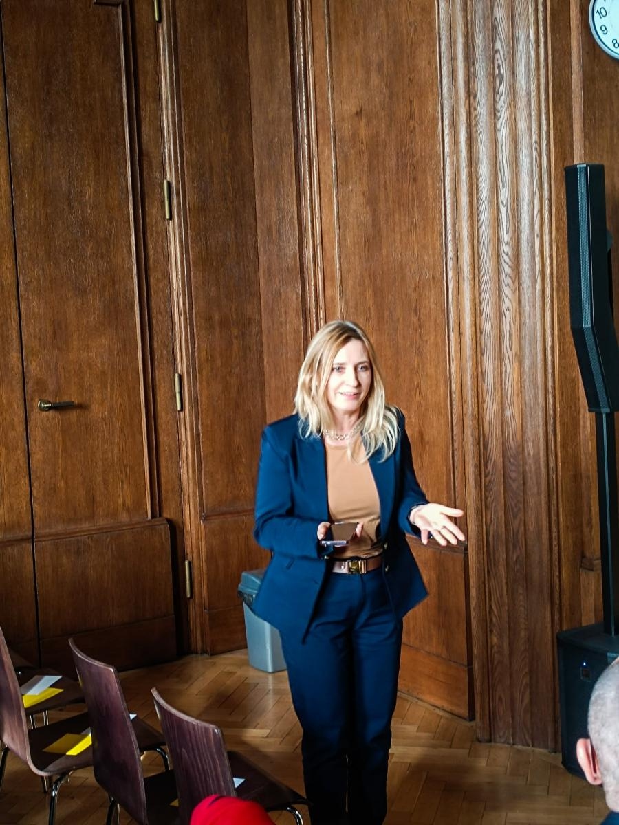 Zdjęcie w galerii na portalu naszraciborz.pl: Preferencje płatnicze pokoleń tematem debaty oksfordzkiej wiadomości z regionu