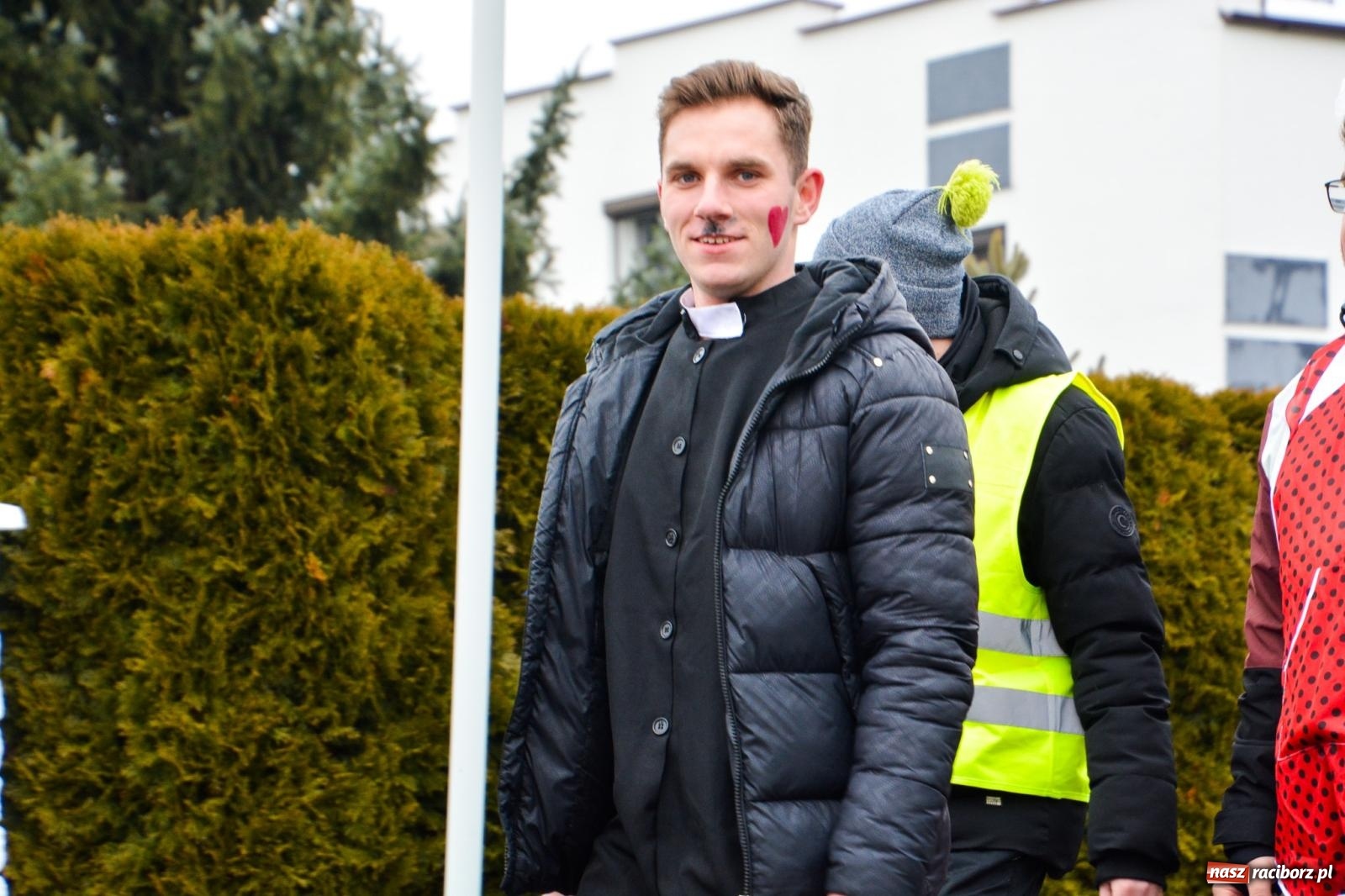 Zdjęcie w galerii na portalu naszraciborz.pl: Śląskie wodzenie niedźwiedzia: Tradycja, która wciąż tętni życiem w gminie Rudnik wiadomości z regionu