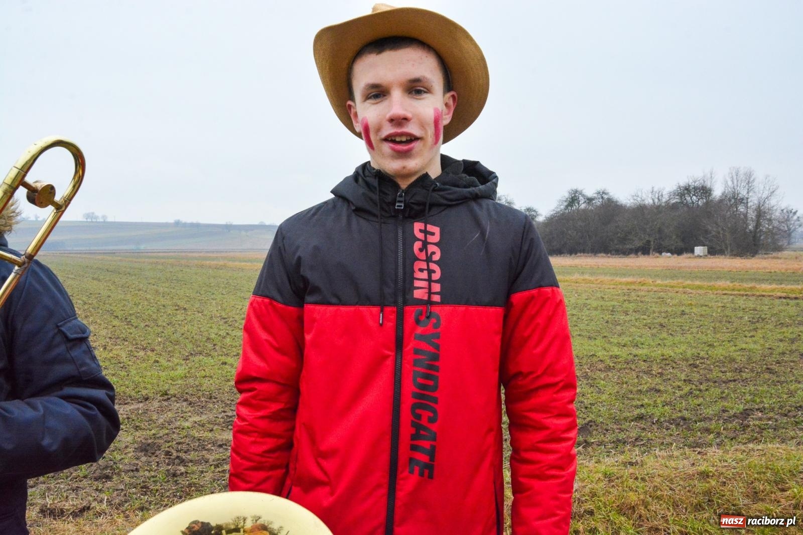 Zdjęcie w galerii na portalu naszraciborz.pl: Śląskie wodzenie niedźwiedzia: Tradycja, która wciąż tętni życiem w gminie Rudnik wiadomości z regionu