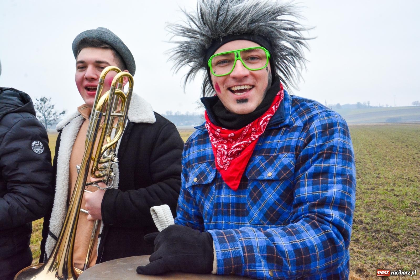 Zdjęcie w galerii na portalu naszraciborz.pl: Śląskie wodzenie niedźwiedzia: Tradycja, która wciąż tętni życiem w gminie Rudnik wiadomości z regionu