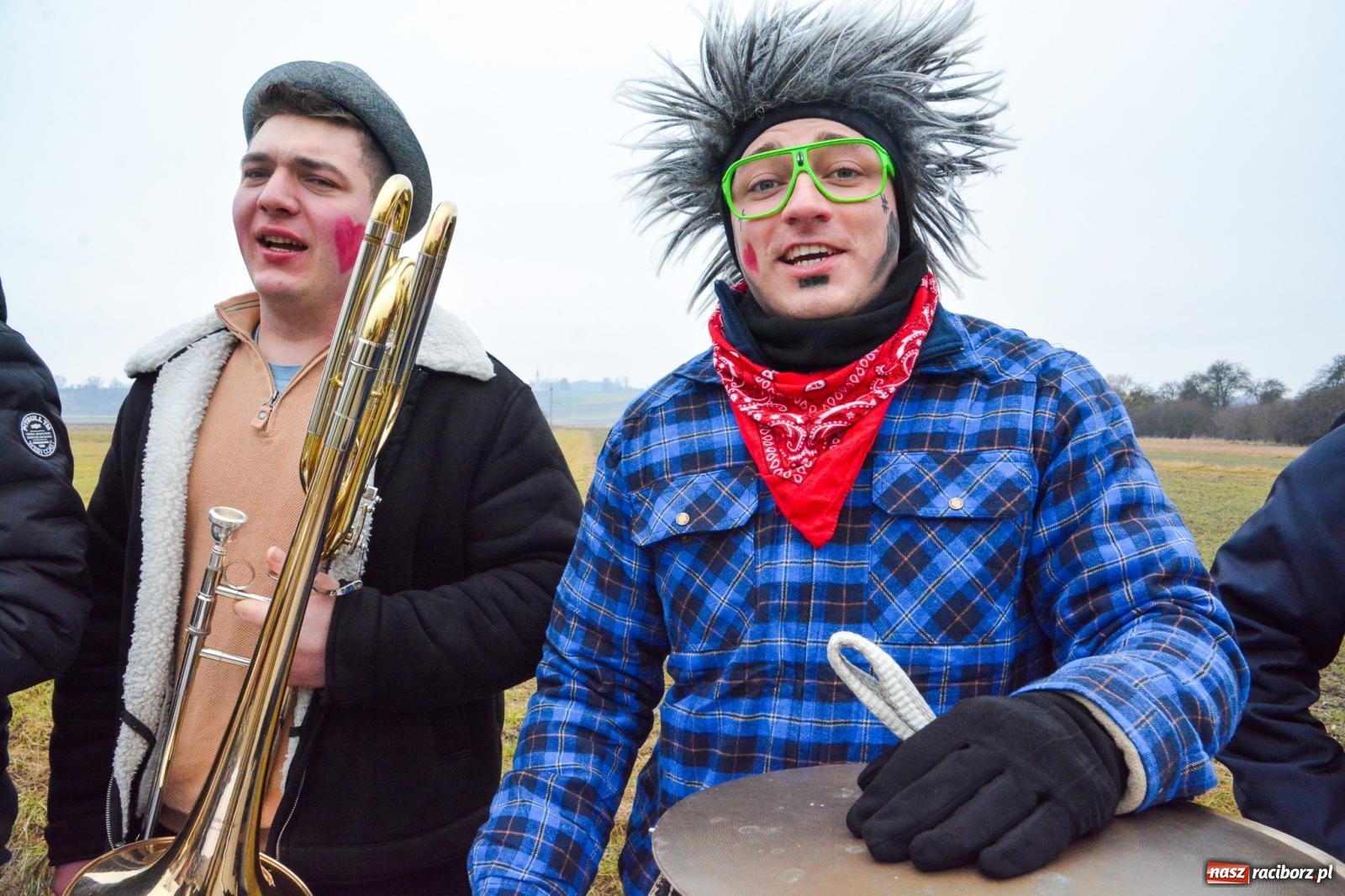 Zdjęcie w galerii na portalu naszraciborz.pl: Śląskie wodzenie niedźwiedzia: Tradycja, która wciąż tętni życiem w gminie Rudnik wiadomości z regionu