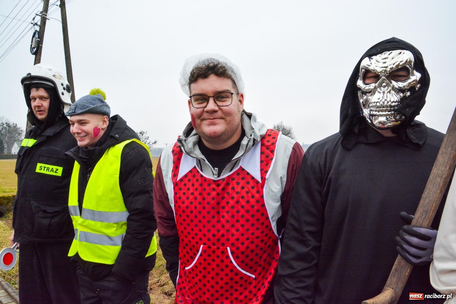 Zdjęcie w galerii na portalu naszraciborz.pl: Śląskie wodzenie niedźwiedzia: Tradycja, która wciąż tętni życiem w gminie Rudnik wiadomości z regionu