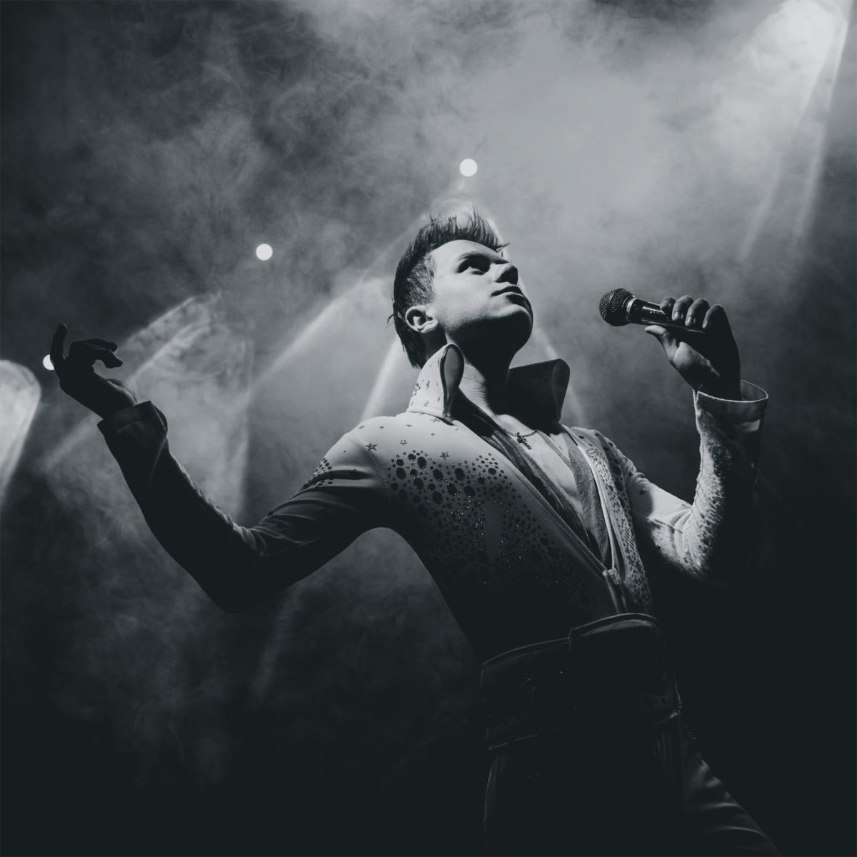 Zdjęcie w galerii na portalu naszraciborz.pl: Dzień Kobiet w RCK z Elvisem Presleyem: Fabian Besta oraz goście i niespodzianki wiadomości z regionu