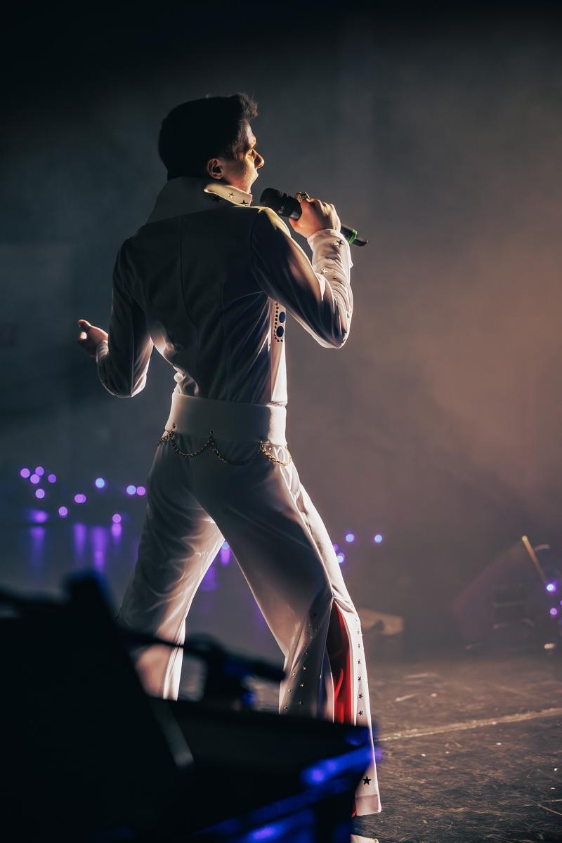 Zdjęcie w galerii na portalu naszraciborz.pl: Dzień Kobiet w RCK z Elvisem Presleyem: Fabian Besta oraz goście i niespodzianki wiadomości z regionu