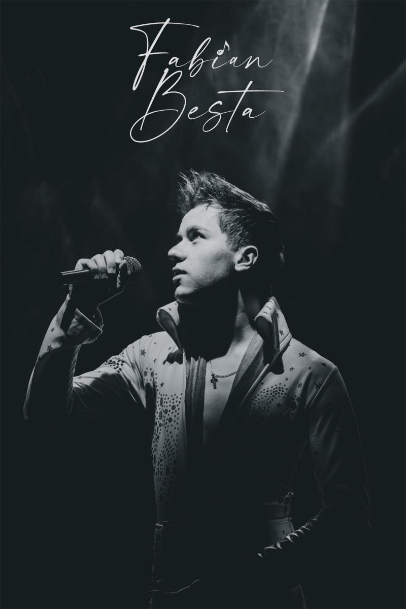 Zdjęcie w galerii na portalu naszraciborz.pl: Dzień Kobiet w RCK z Elvisem Presleyem: Fabian Besta oraz goście i niespodzianki wiadomości z regionu