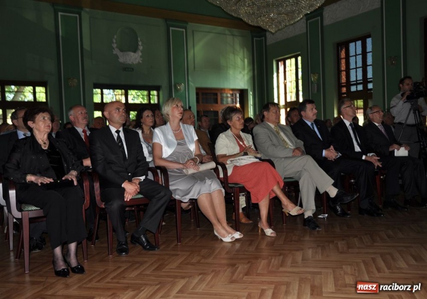 Zdjęcie w galerii na portalu naszraciborz.pl: Filary rozdane. Jesteśmy jak pnioki wiadomości z regionu