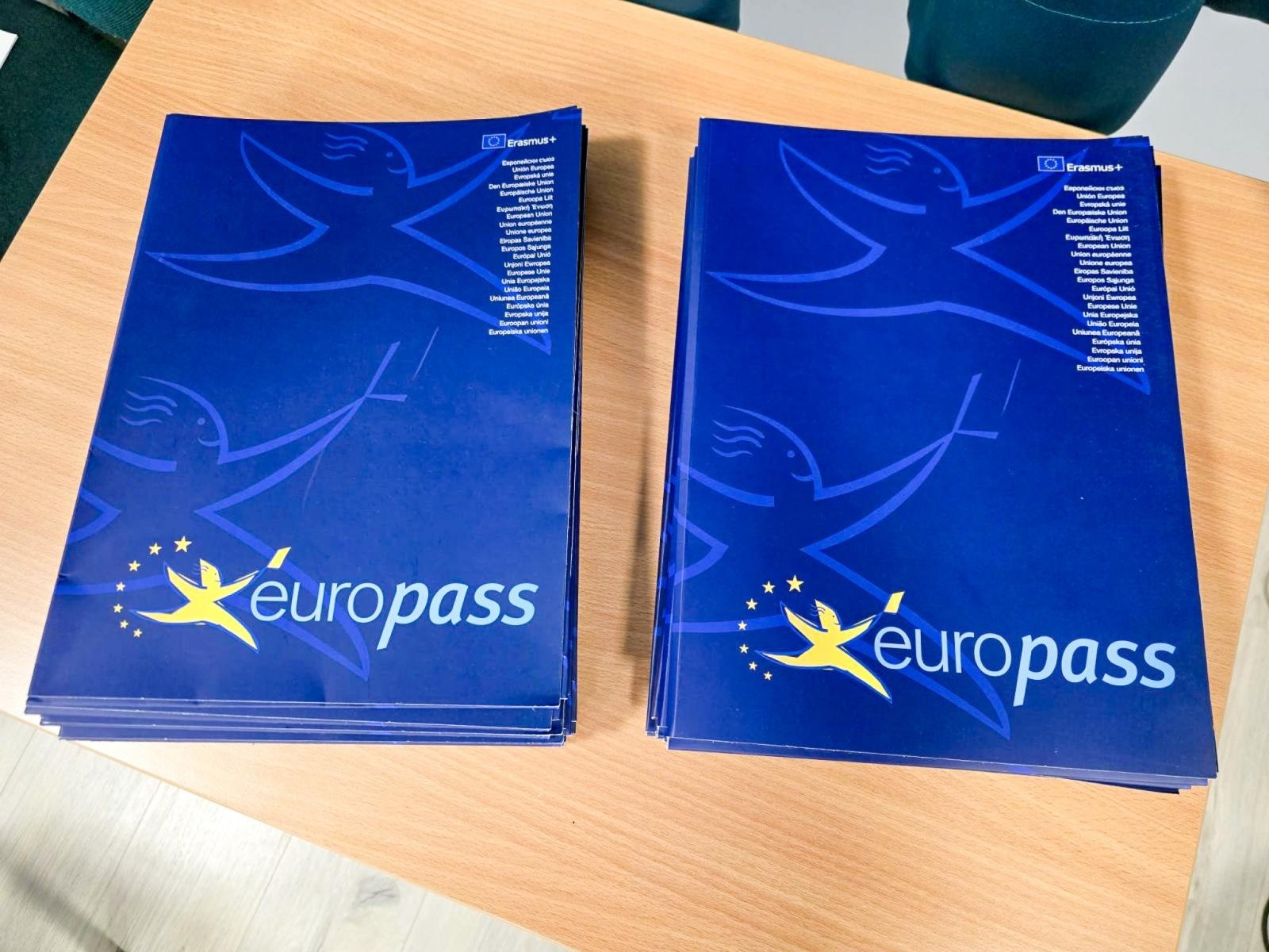 Zdjęcie w galerii na portalu naszraciborz.pl: 10 lat programu Erasmus+ w CKZiU nr 1 w Raciborzu - dekada doświadczeń, która zmienia przyszłość uczniów wiadomości z regionu