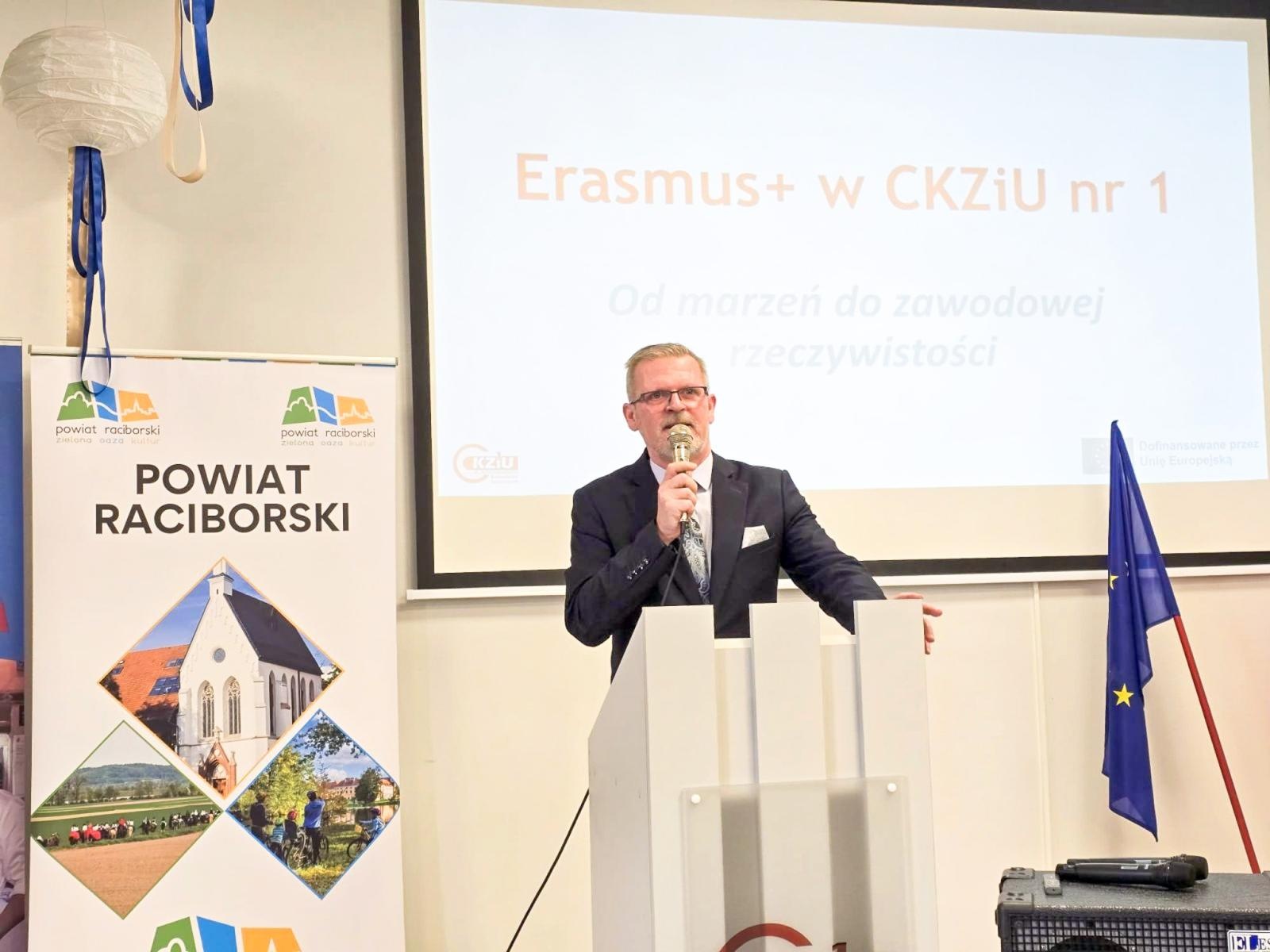 Zdjęcie w galerii na portalu naszraciborz.pl: 10 lat programu Erasmus+ w CKZiU nr 1 w Raciborzu - dekada doświadczeń, która zmienia przyszłość uczniów wiadomości z regionu