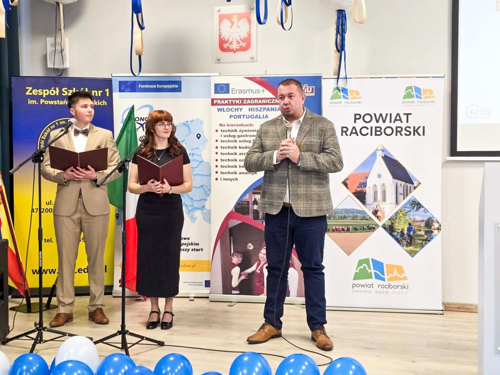 Zdjęcie w galerii na portalu naszraciborz.pl: 10 lat programu Erasmus+ w CKZiU nr 1 w Raciborzu - dekada doświadczeń, która zmienia przyszłość uczniów wiadomości z regionu