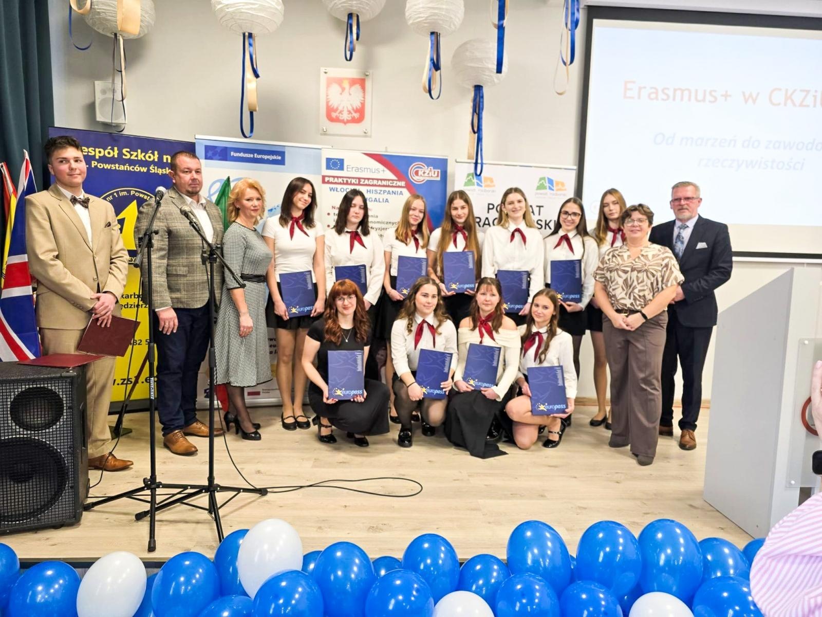 Zdjęcie w galerii na portalu naszraciborz.pl: 10 lat programu Erasmus+ w CKZiU nr 1 w Raciborzu - dekada doświadczeń, która zmienia przyszłość uczniów wiadomości z regionu