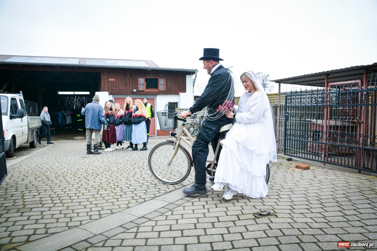Zdjęcie w galerii na portalu naszraciborz.pl: TANZBÄR w Samborowicach: Miś z zagranicy i wielki debiut Francesco [FOTO i WIDEO] wiadomości z regionu