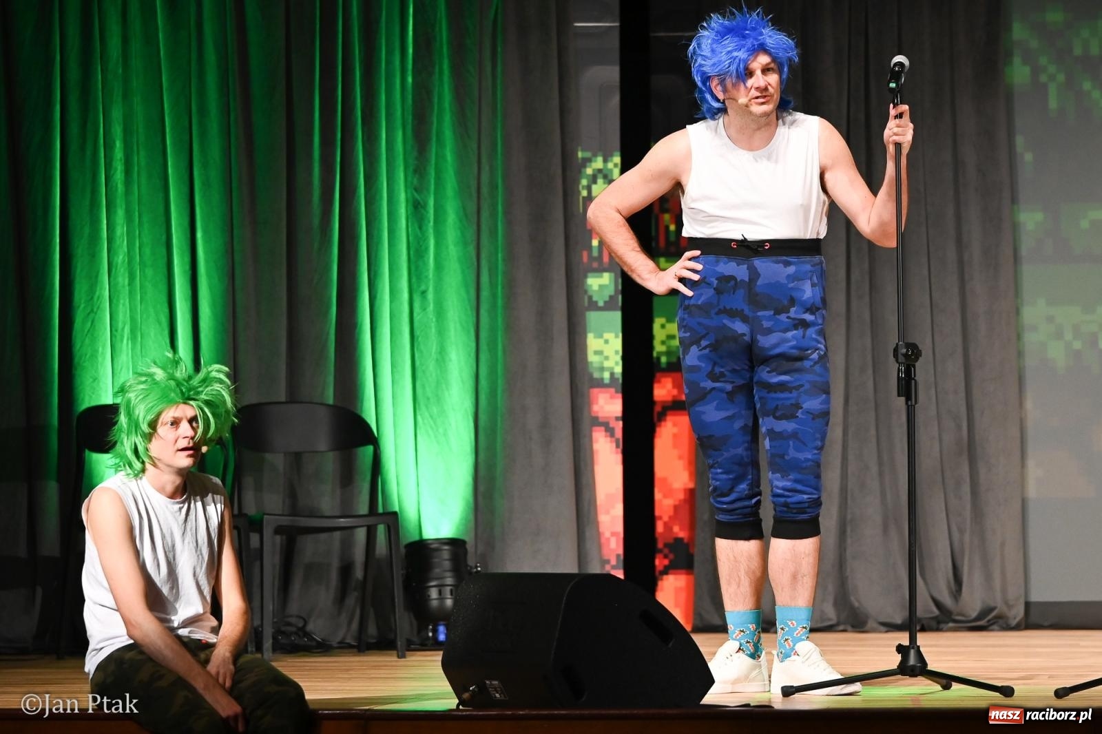 Zdjęcie w galerii na portalu naszraciborz.pl: Kabaret Smile z programem Contra rozbawił Racibórz wiadomości z regionu