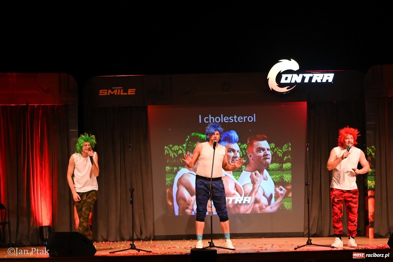 Zdjęcie w galerii na portalu naszraciborz.pl: Kabaret Smile z programem Contra rozbawił Racibórz wiadomości z regionu