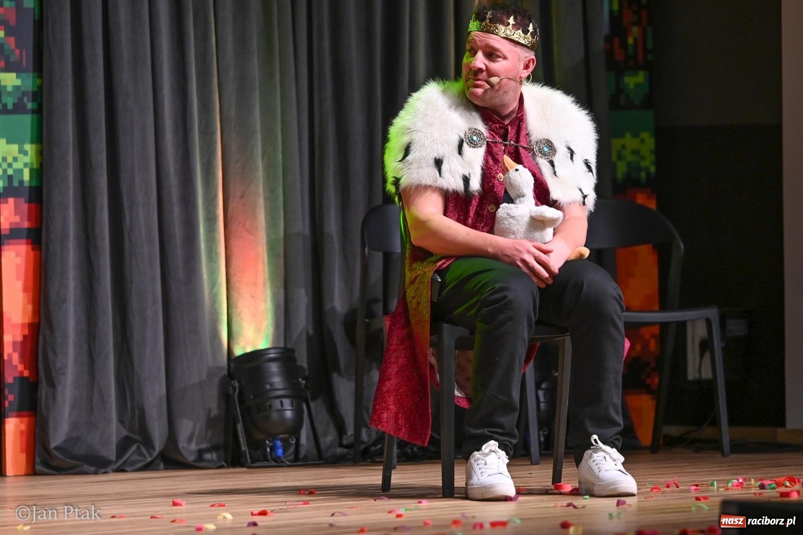 Zdjęcie w galerii na portalu naszraciborz.pl: Kabaret Smile z programem Contra rozbawił Racibórz wiadomości z regionu